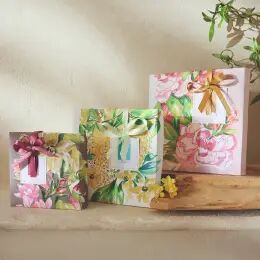 Jusqu\'à 3 cadeaux surprise