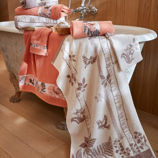 Lot éponge Rencontre en forêt - Coton - 1 drap de bain 70cm x 130cm  + 1 serviette 50cm x 90cm + 2 gants 15cm x 21cm - Françoise Saget